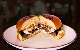 LURANA’S SPECIAL BURGER